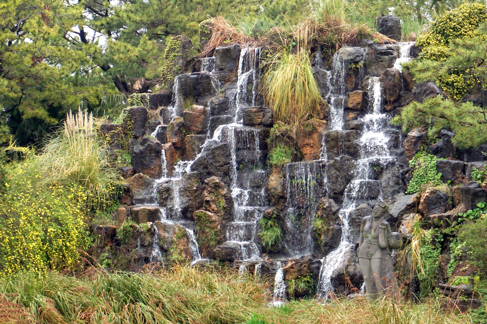 Чунмун - самый популярный туристический комплекс Южной Кореи